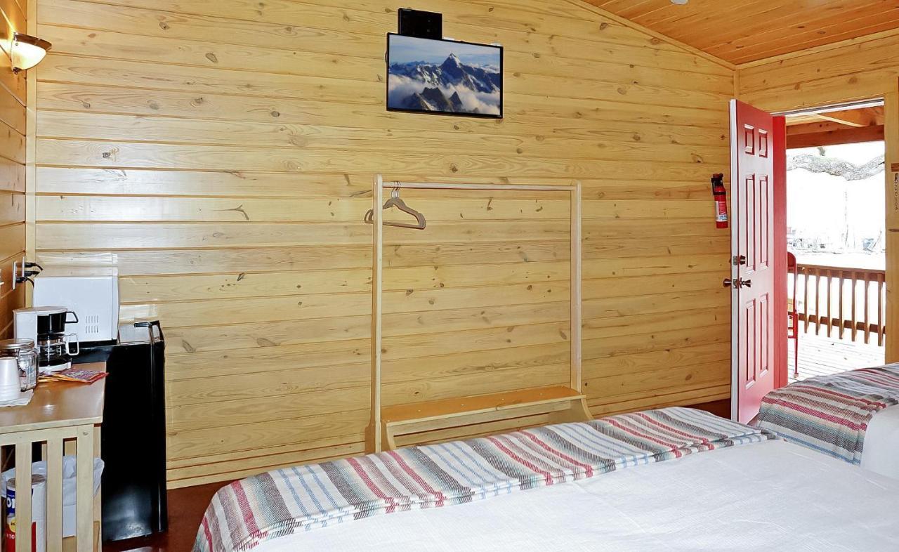Wimberley Log Cabins Resort And Suites- Unit 6 ภายนอก รูปภาพ